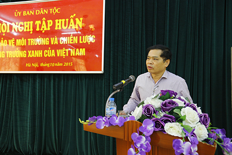 Đồng chí Triệu Hồng Sơn, Vụ trưởng Vụ Tổng hợp phát biểu tại Hội nghị
